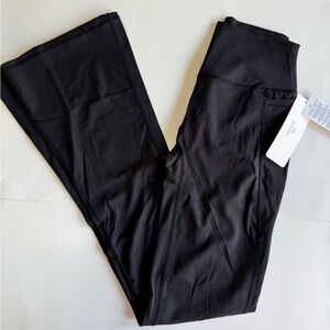 NWT Sunzel Women's Tummy Control, Scrunch Bum, Flare Leggings. Black. Size M